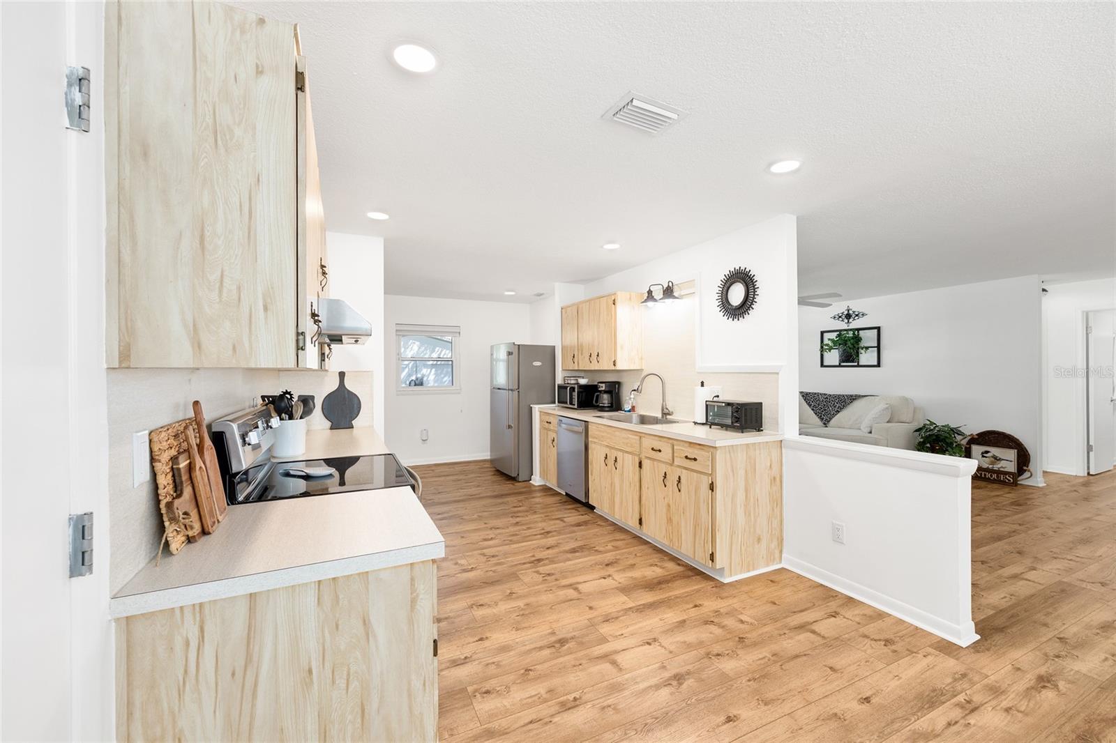 Image 22 of 33 For 8630 94th Lane A