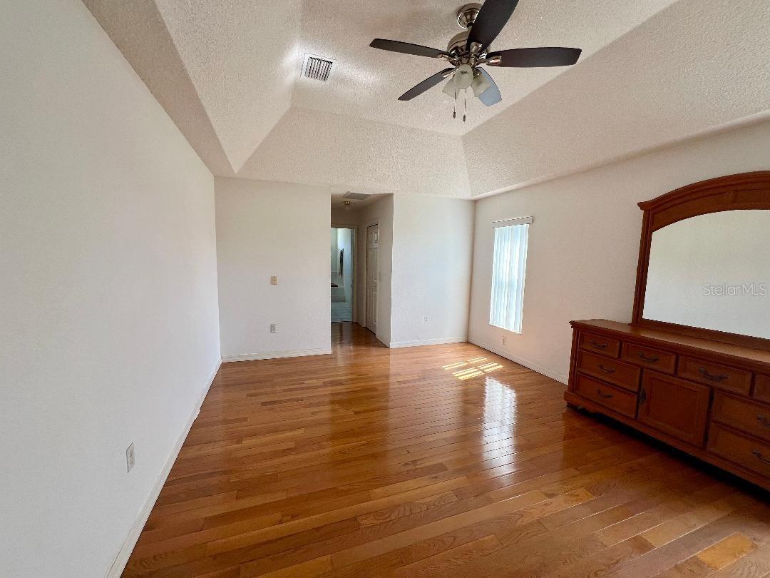 Image 33 of 52 For 8636 54th Court