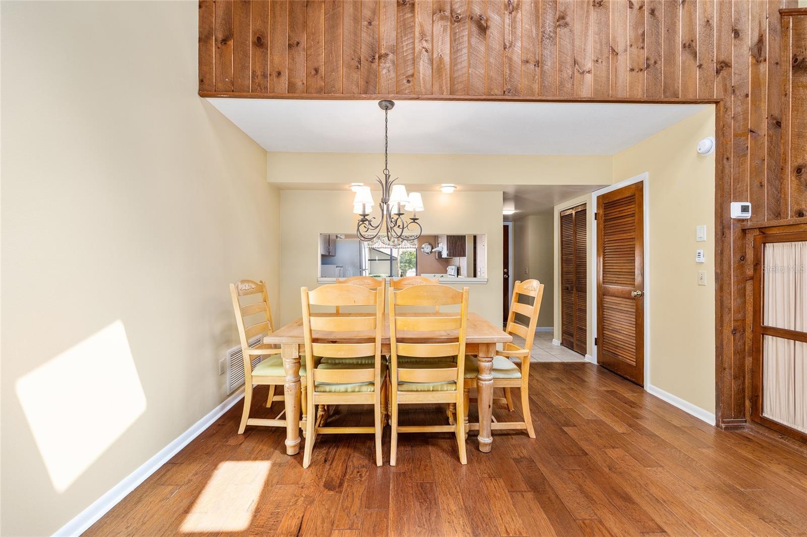 Image 17 of 53 For 3820 19th Street Circle