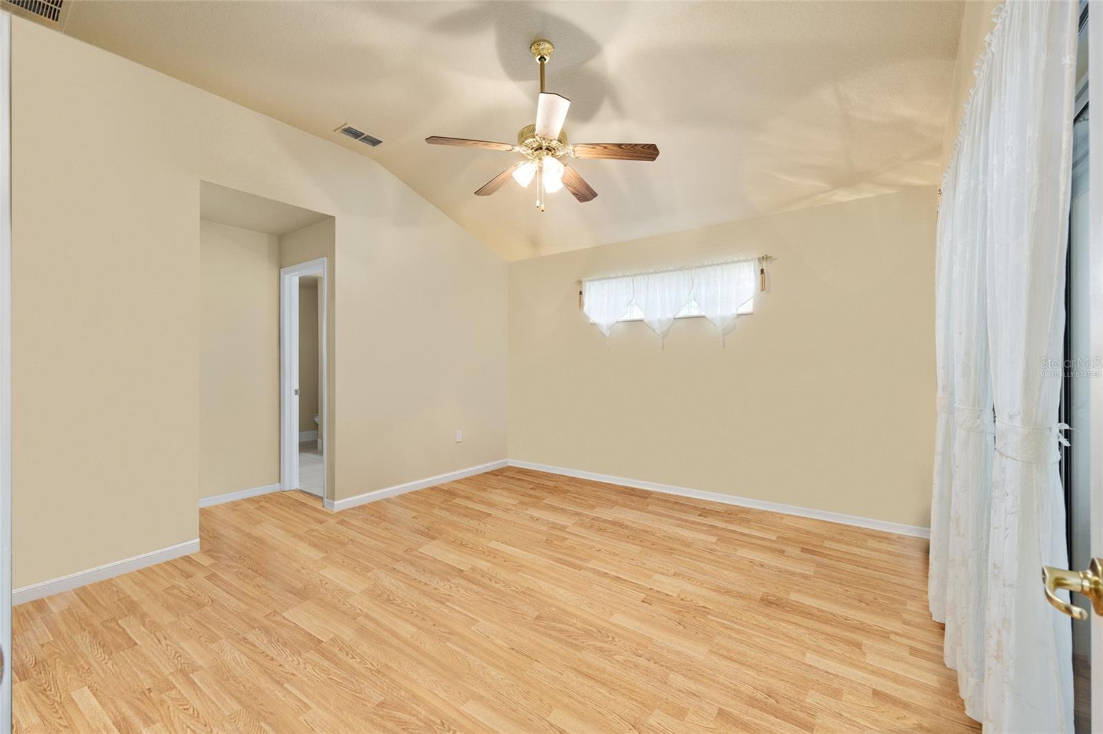 Image 15 of 71 For 11410 69th Circle