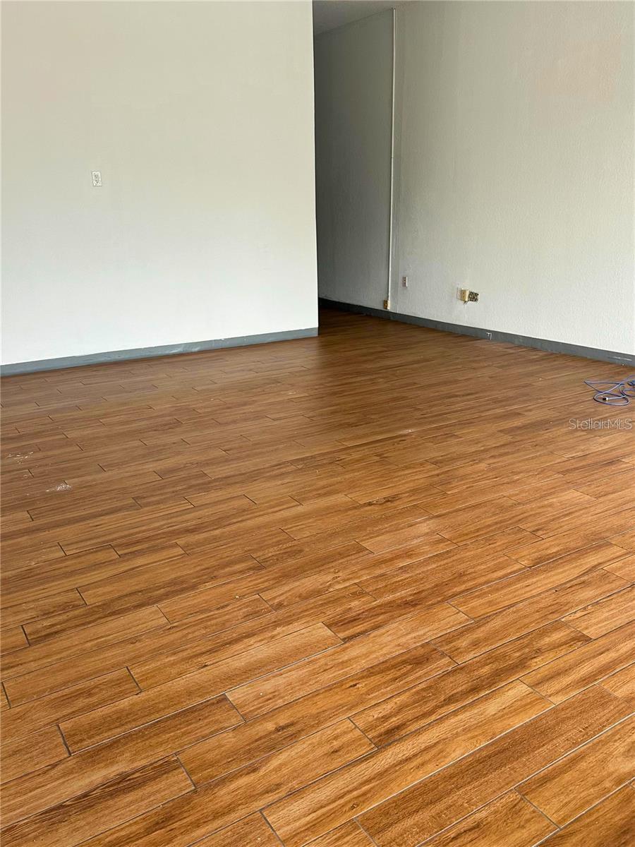 Image 4 of 7 For 960 6th Avenue 107