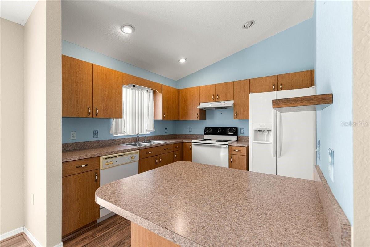 Image 12 of 34 For 13267 79th Circle