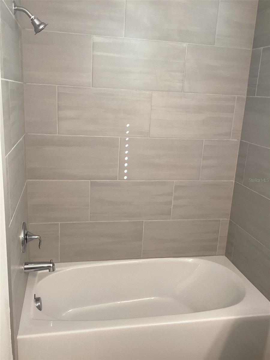 Image 11 of 23 For 7898 74th Loop