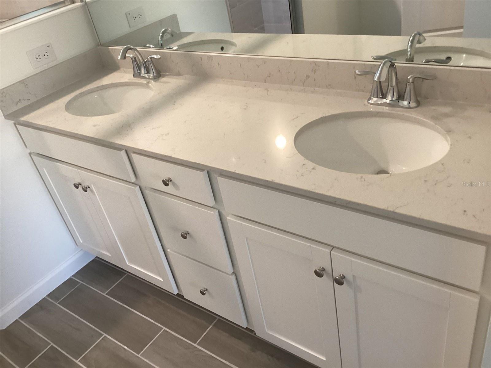 Image 20 of 23 For 7898 74th Loop