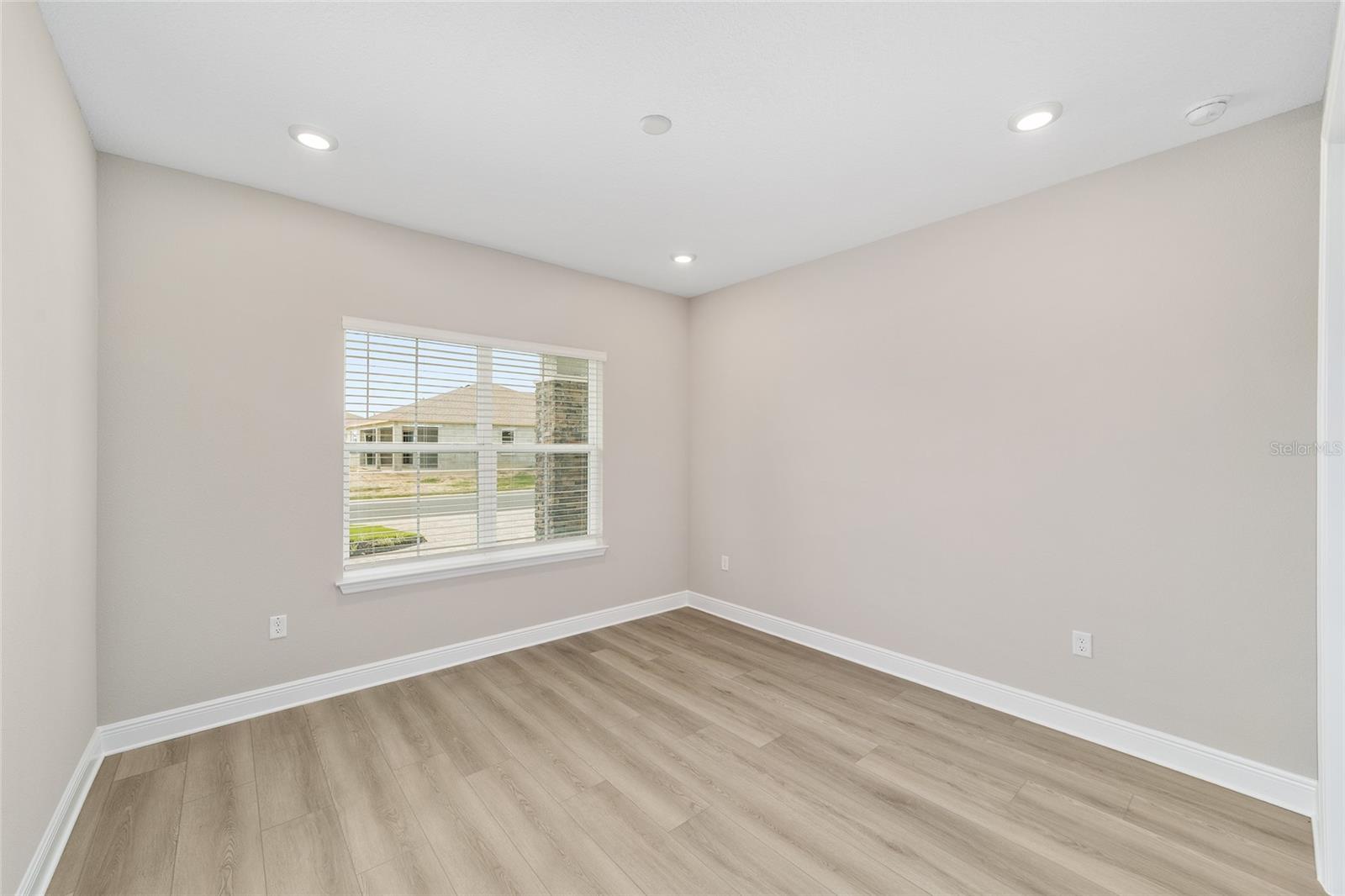 Image 31 of 43 For 10083 84th St Road