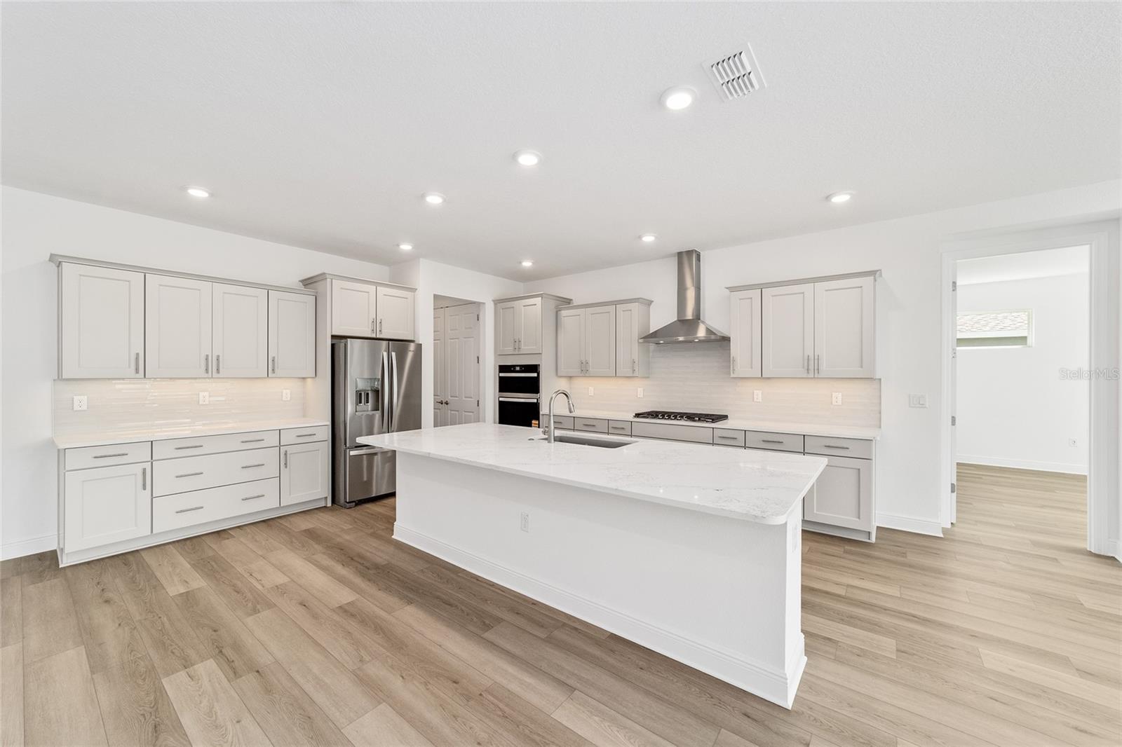 Image 14 of 42 For 8526 99th Circle