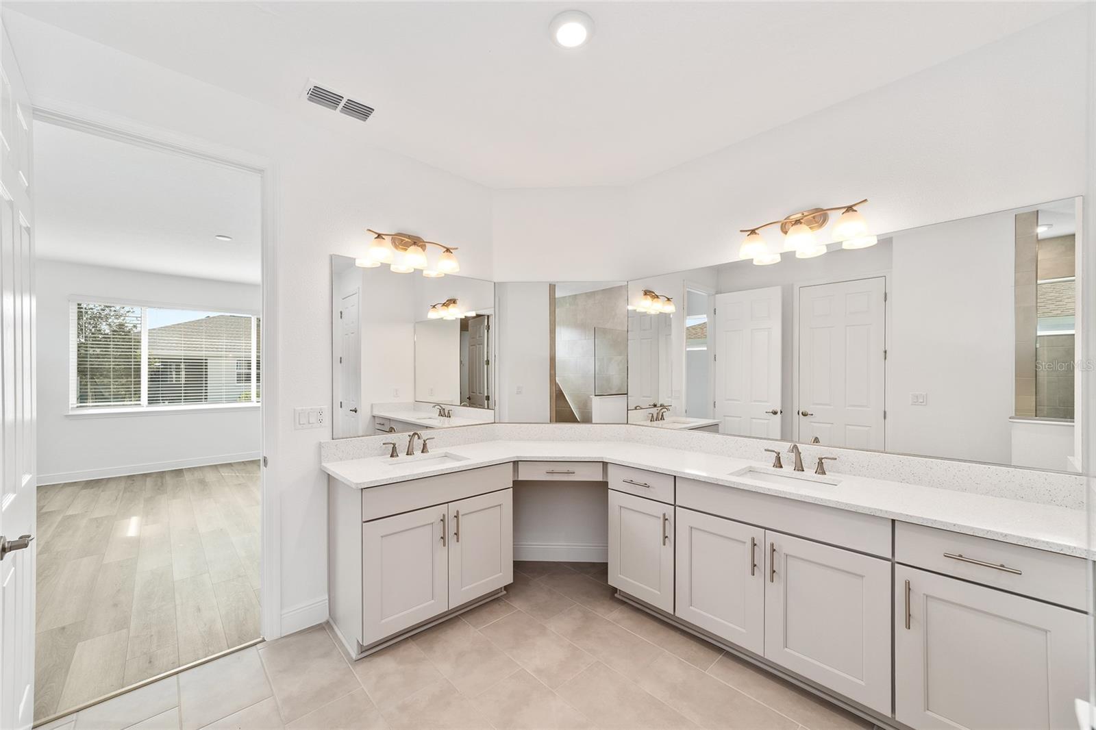 Image 22 of 42 For 8526 99th Circle