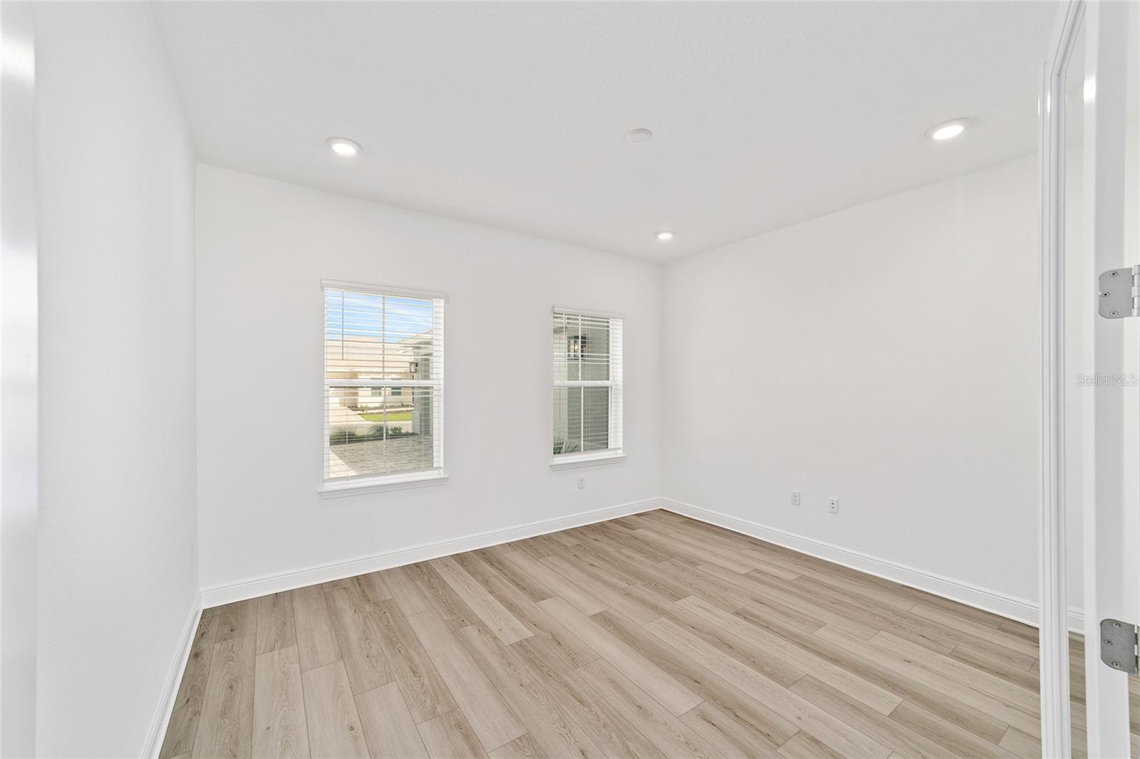 Image 32 of 42 For 8526 99th Circle