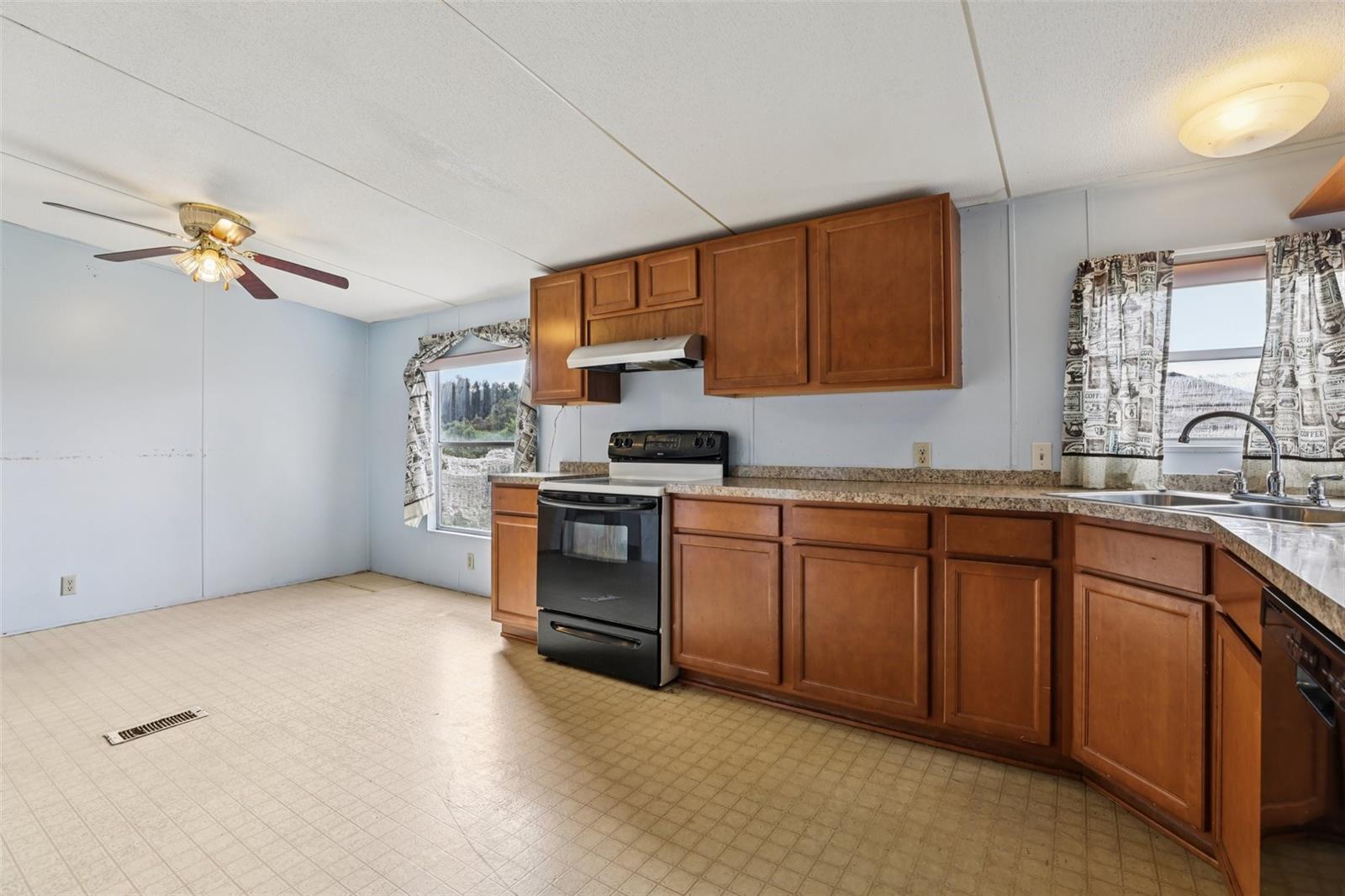 Image 19 of 44 For 1832 Jones Drive