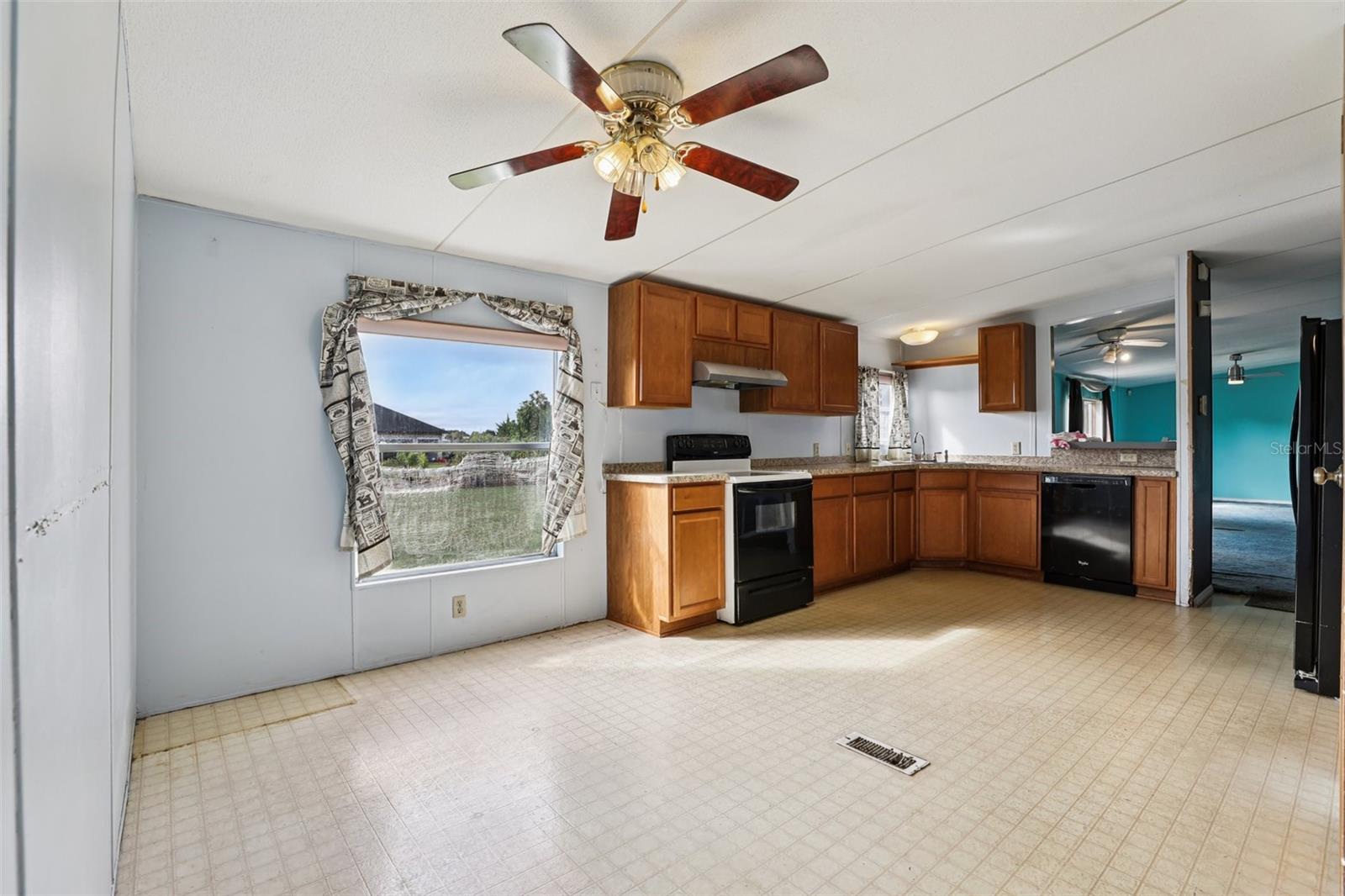 Image 23 of 44 For 1832 Jones Drive