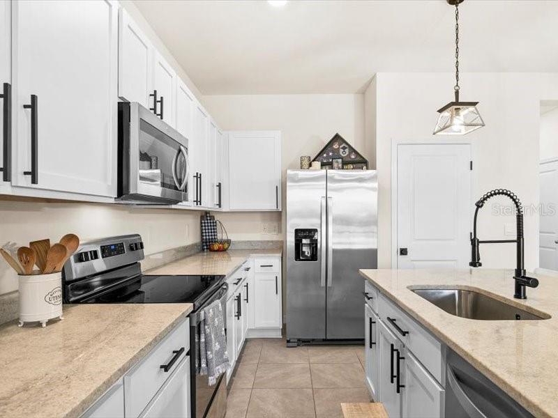 Image 21 of 40 For 17741 Crescent Moon Loop