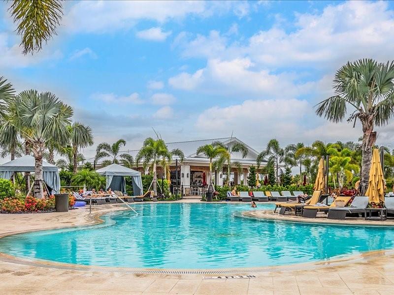 Image 5 of 40 For 17741 Crescent Moon Loop