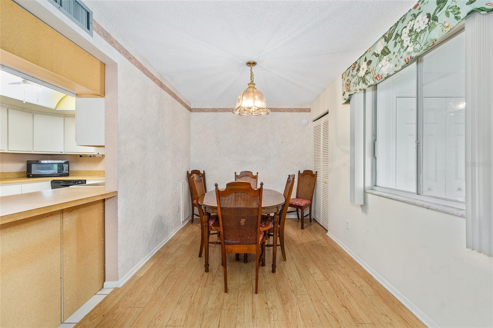 Image 11 of 27 For 606 Midway Drive A