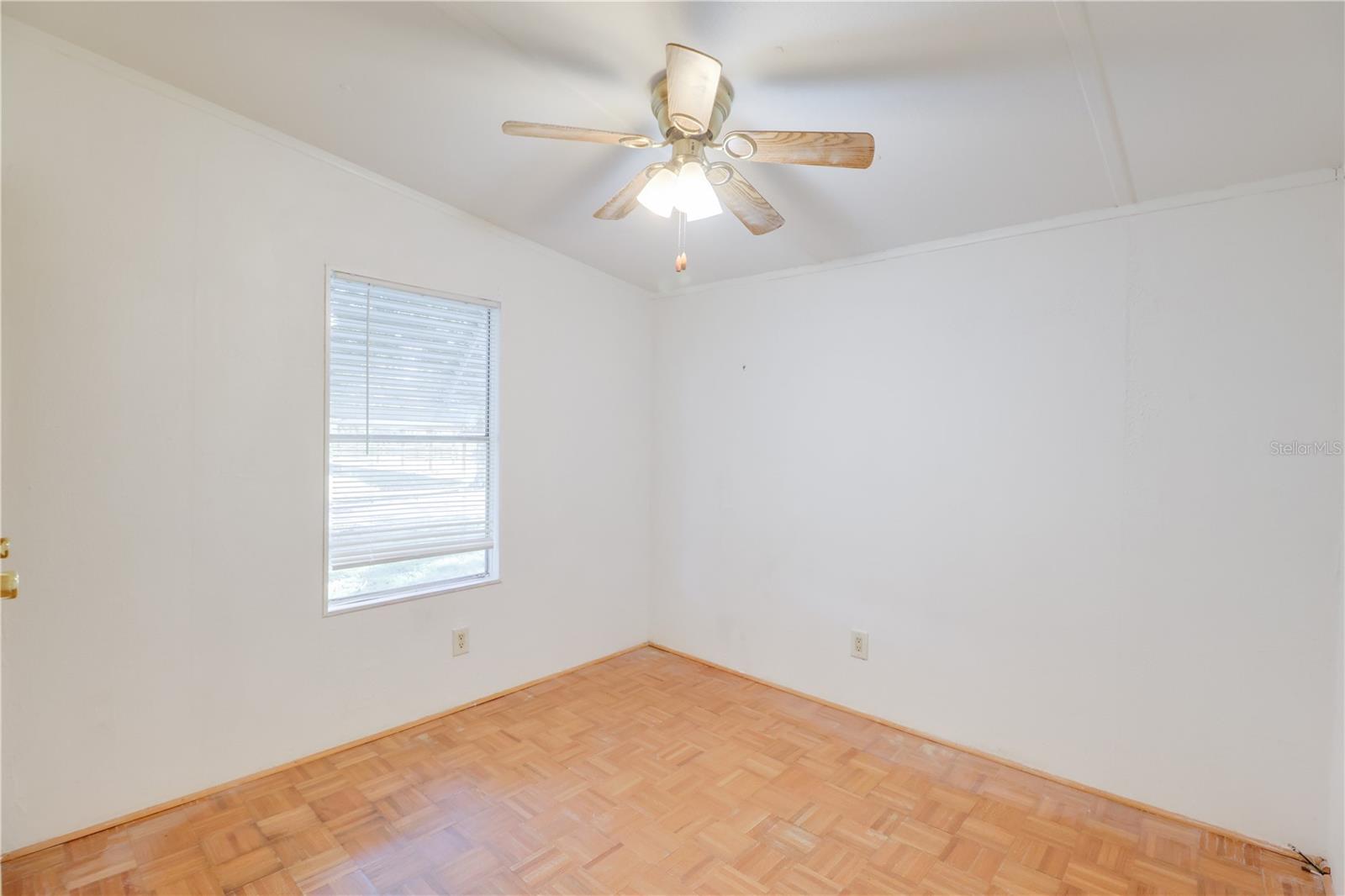 Image 16 of 34 For 8425 33 Court