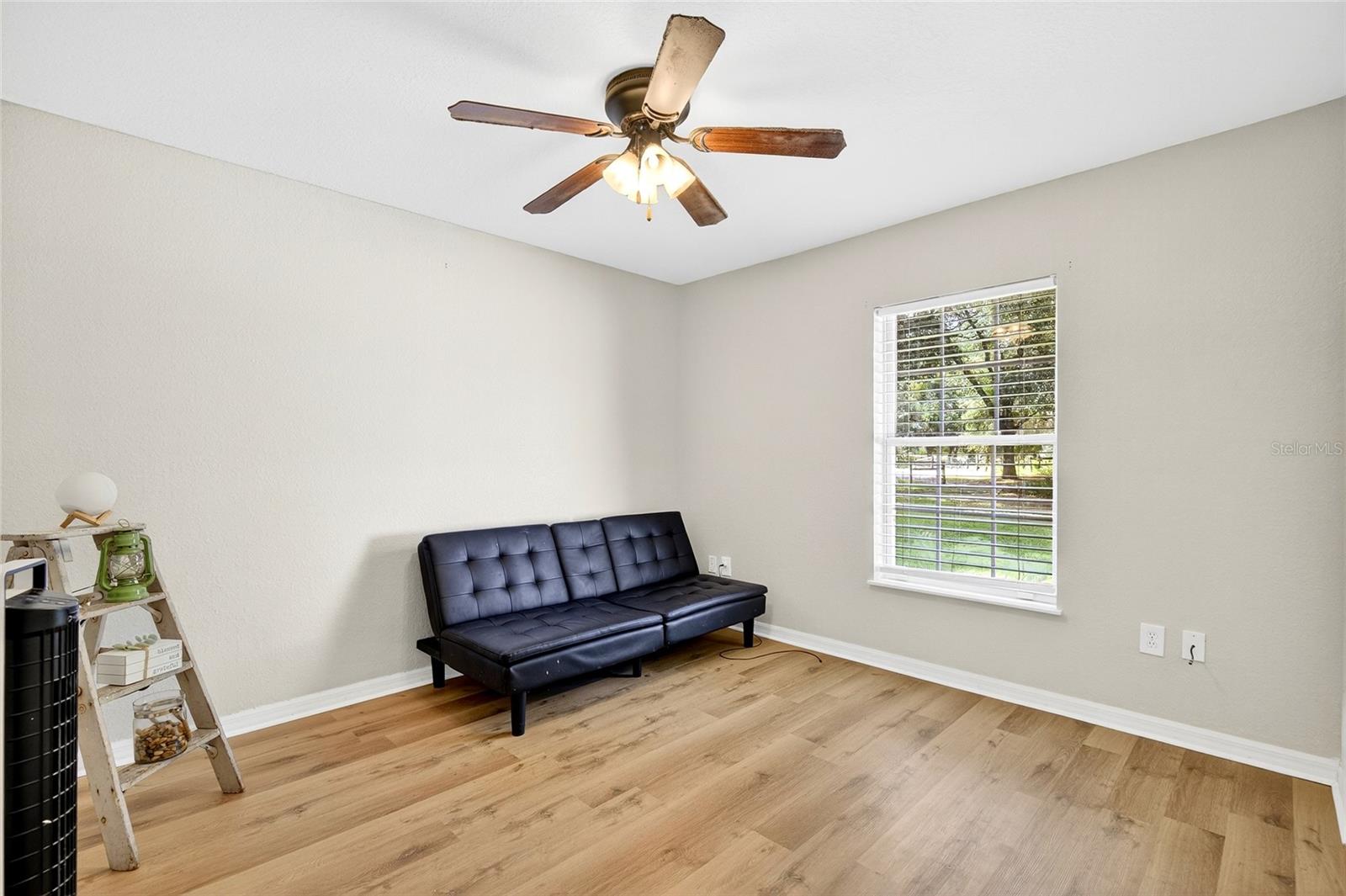 Image 15 of 37 For 940 160th Street