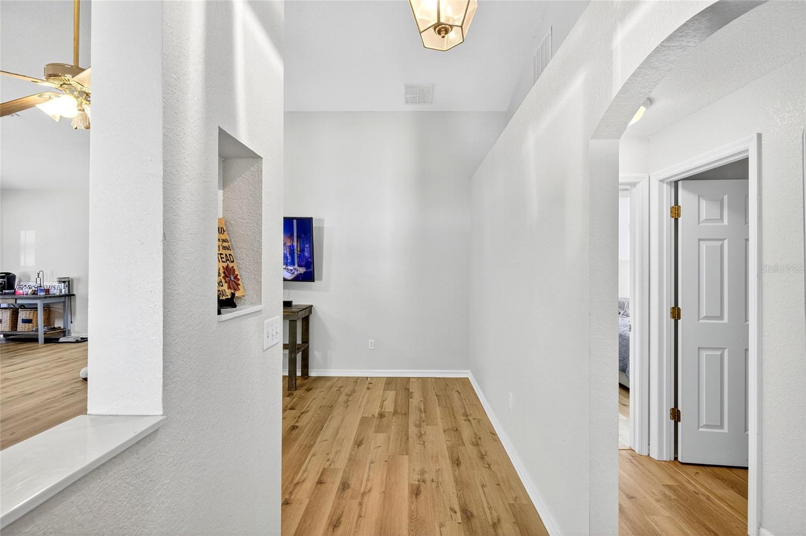 Image 3 of 37 For 940 160th Street