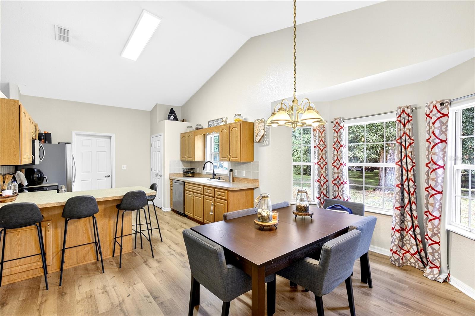Image 6 of 37 For 940 160th Street