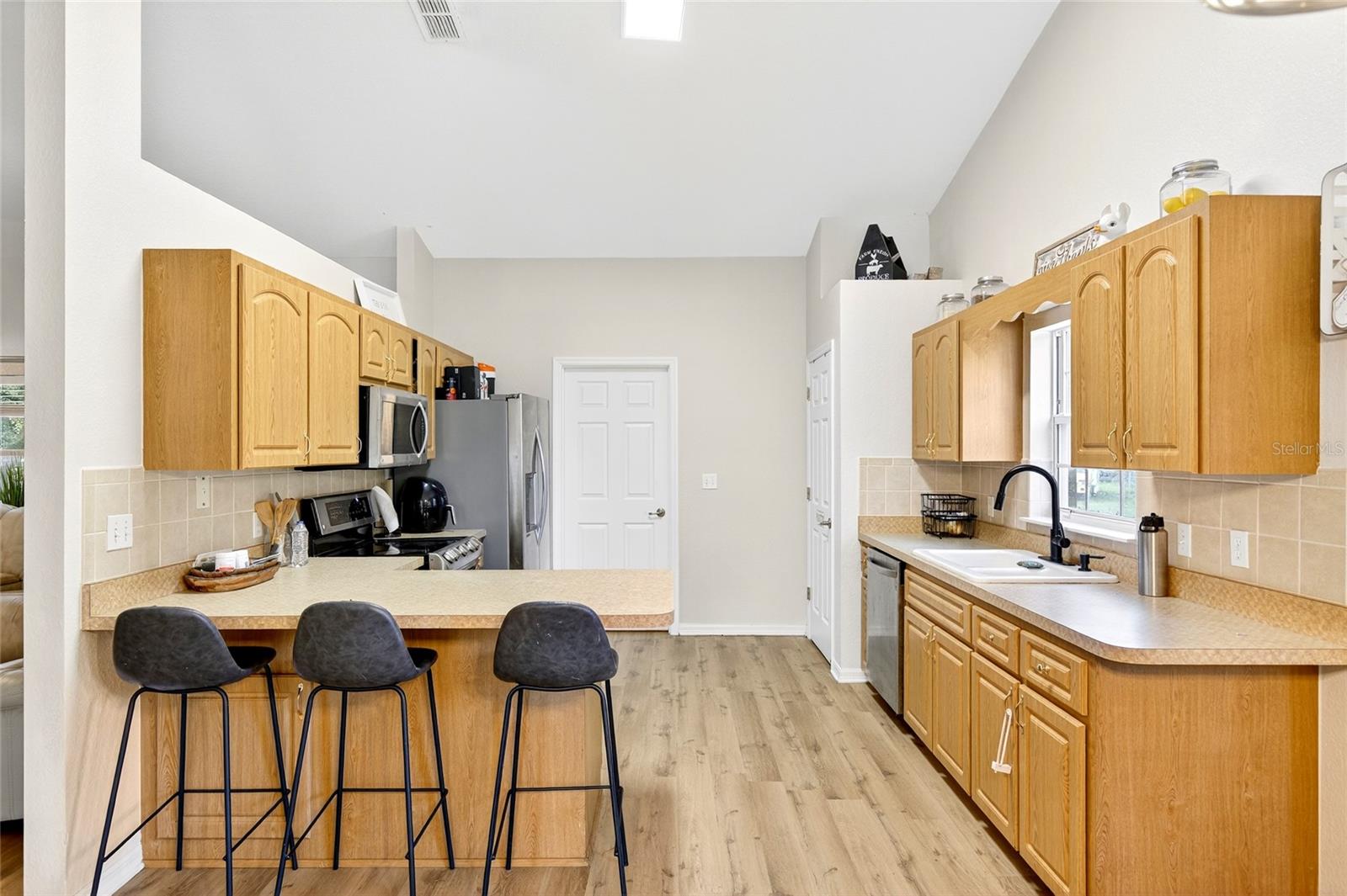 Image 7 of 37 For 940 160th Street