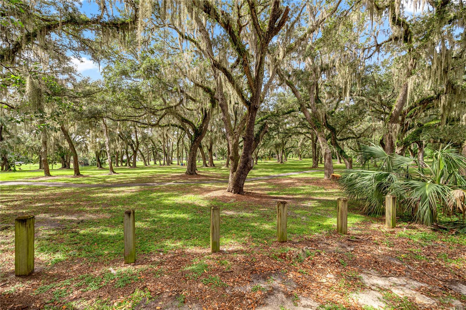 Image 19 of 20 For 2233 3rd Avenue