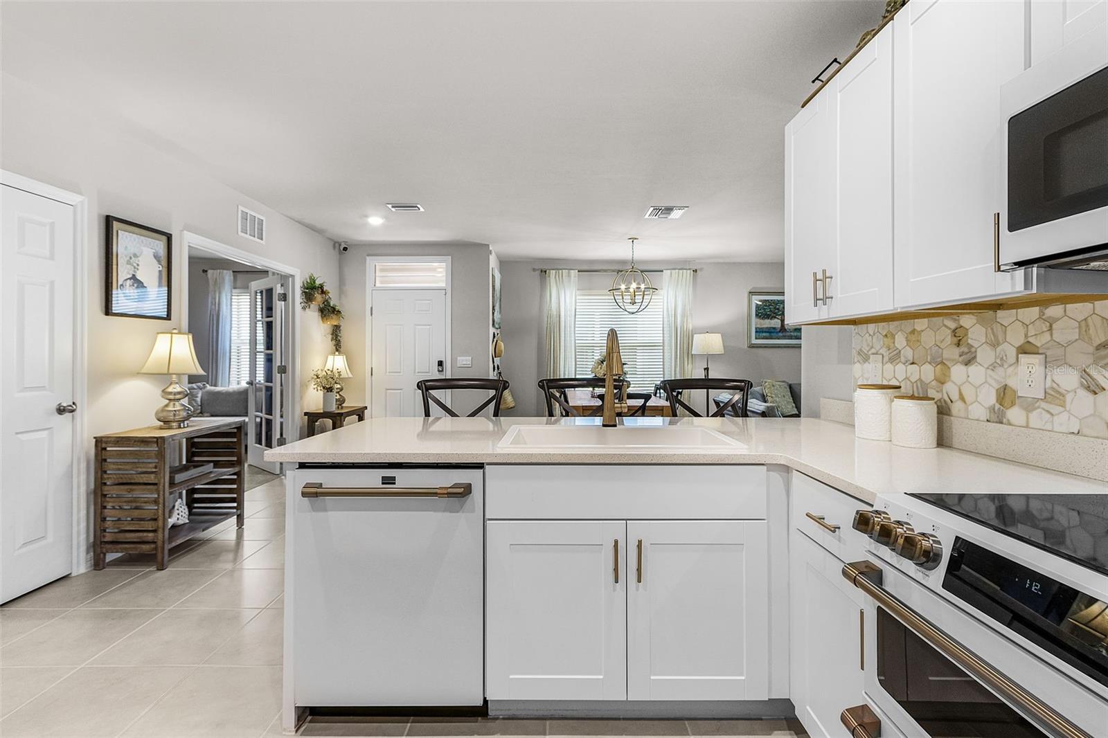 Image 9 of 30 For 25016 Lenox Circle