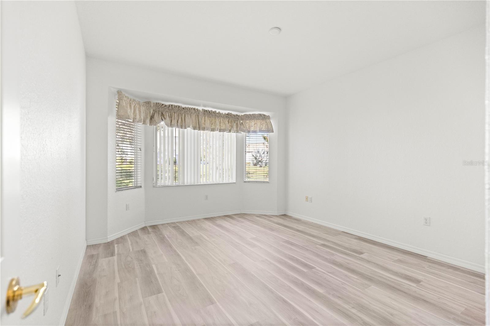 Image 18 of 46 For 13194 93rd Terrace Road