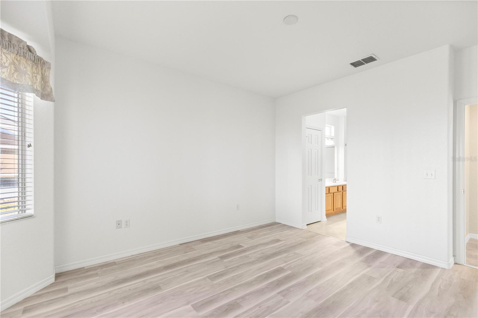 Image 19 of 46 For 13194 93rd Terrace Road