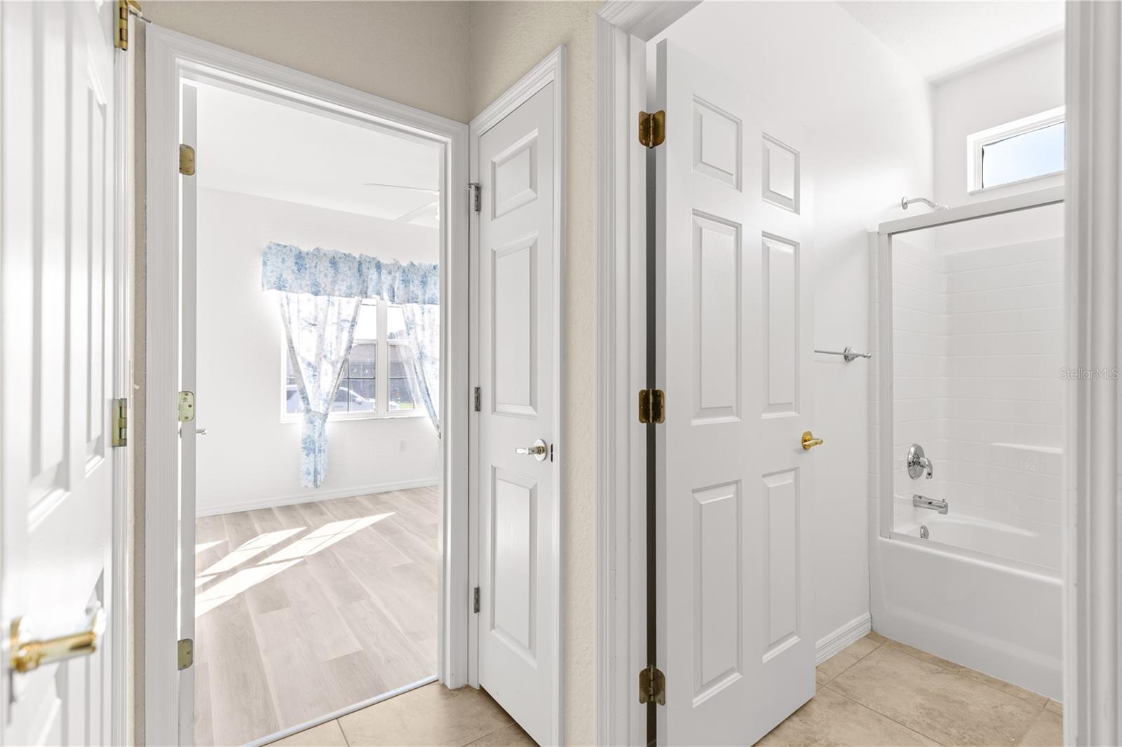 Image 27 of 46 For 13194 93rd Terrace Road