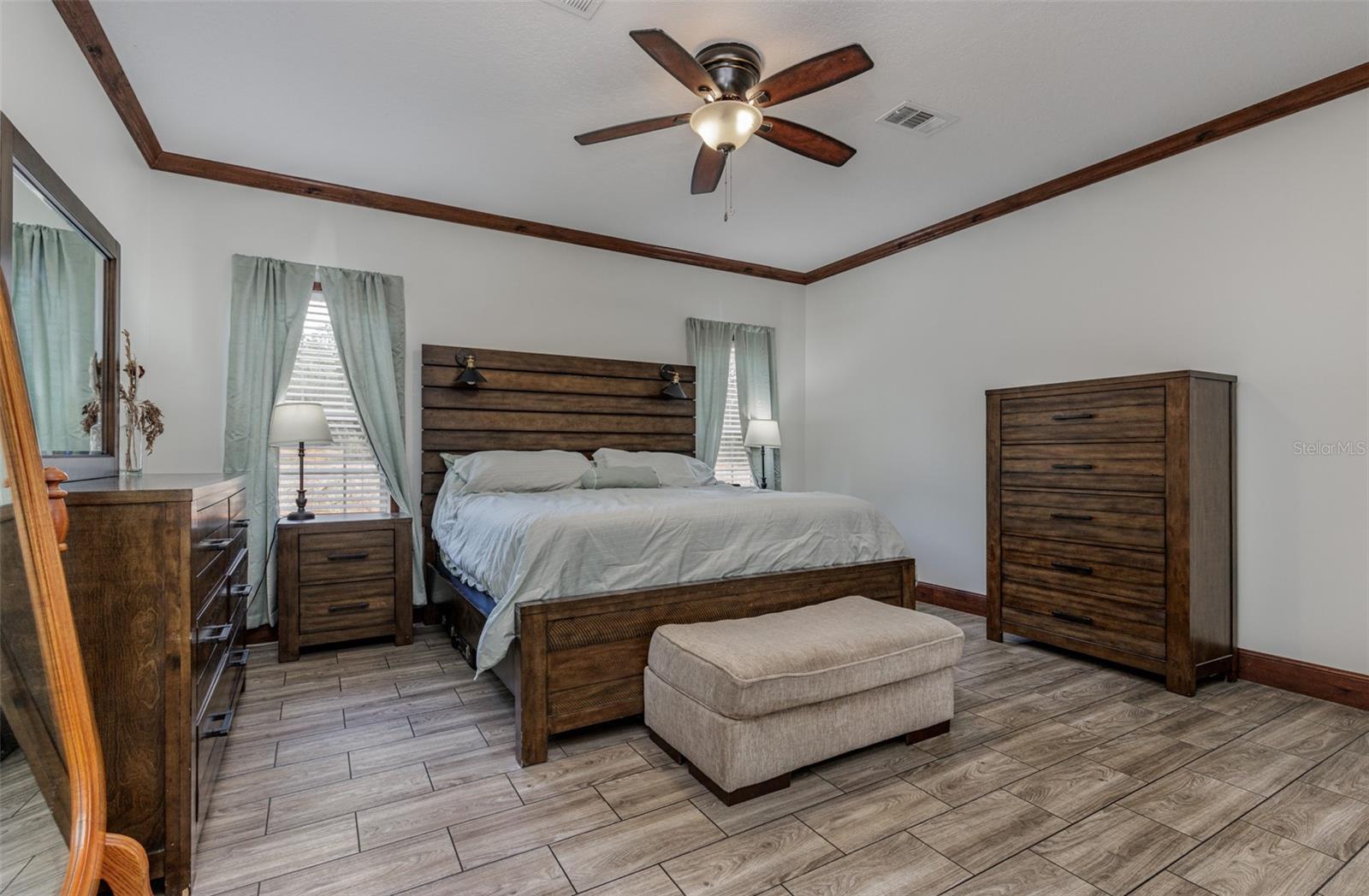 Listing photo id 22 for 7453 Maxwell Point