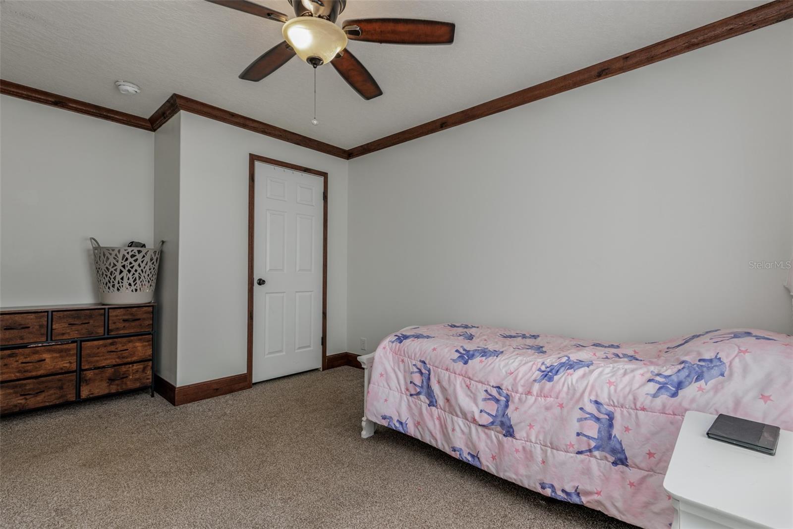Listing photo id 30 for 7453 Maxwell Point