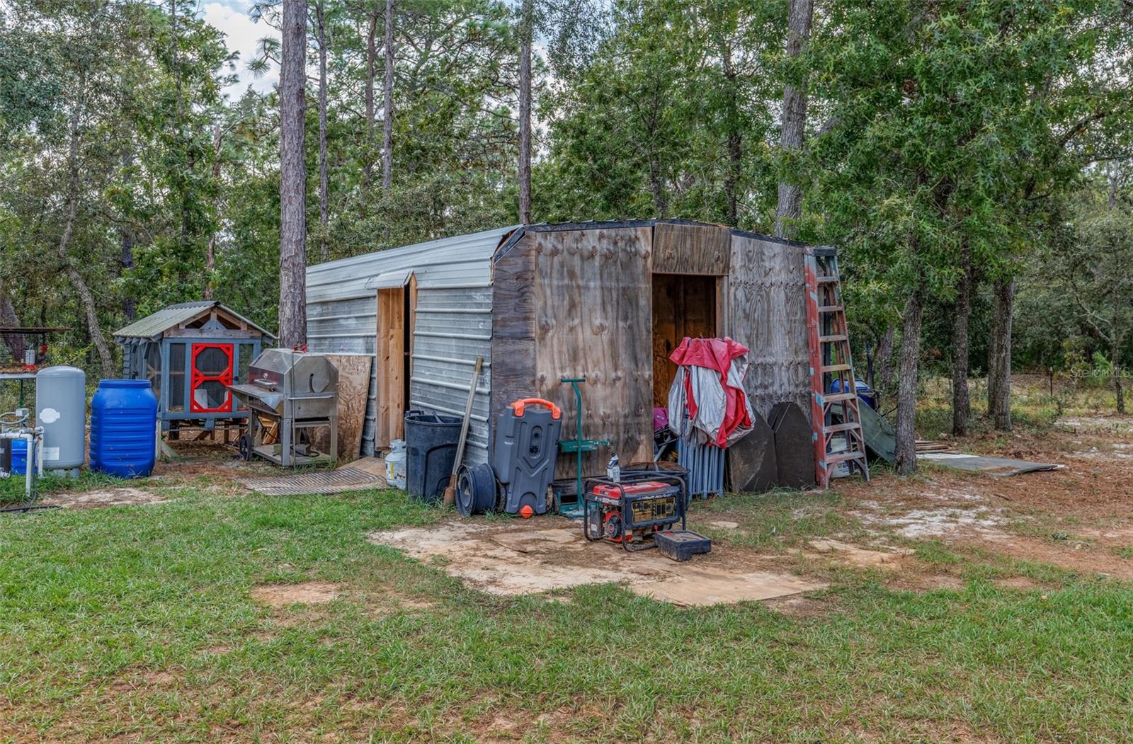 Listing photo id 37 for 7453 Maxwell Point
