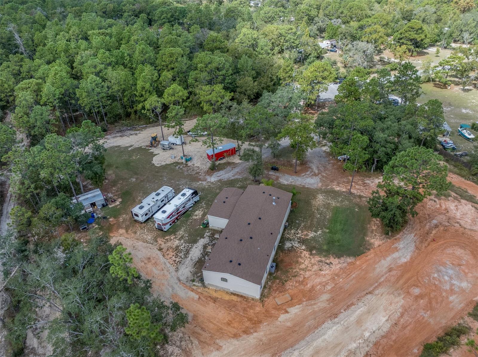Listing photo id 38 for 7453 Maxwell Point