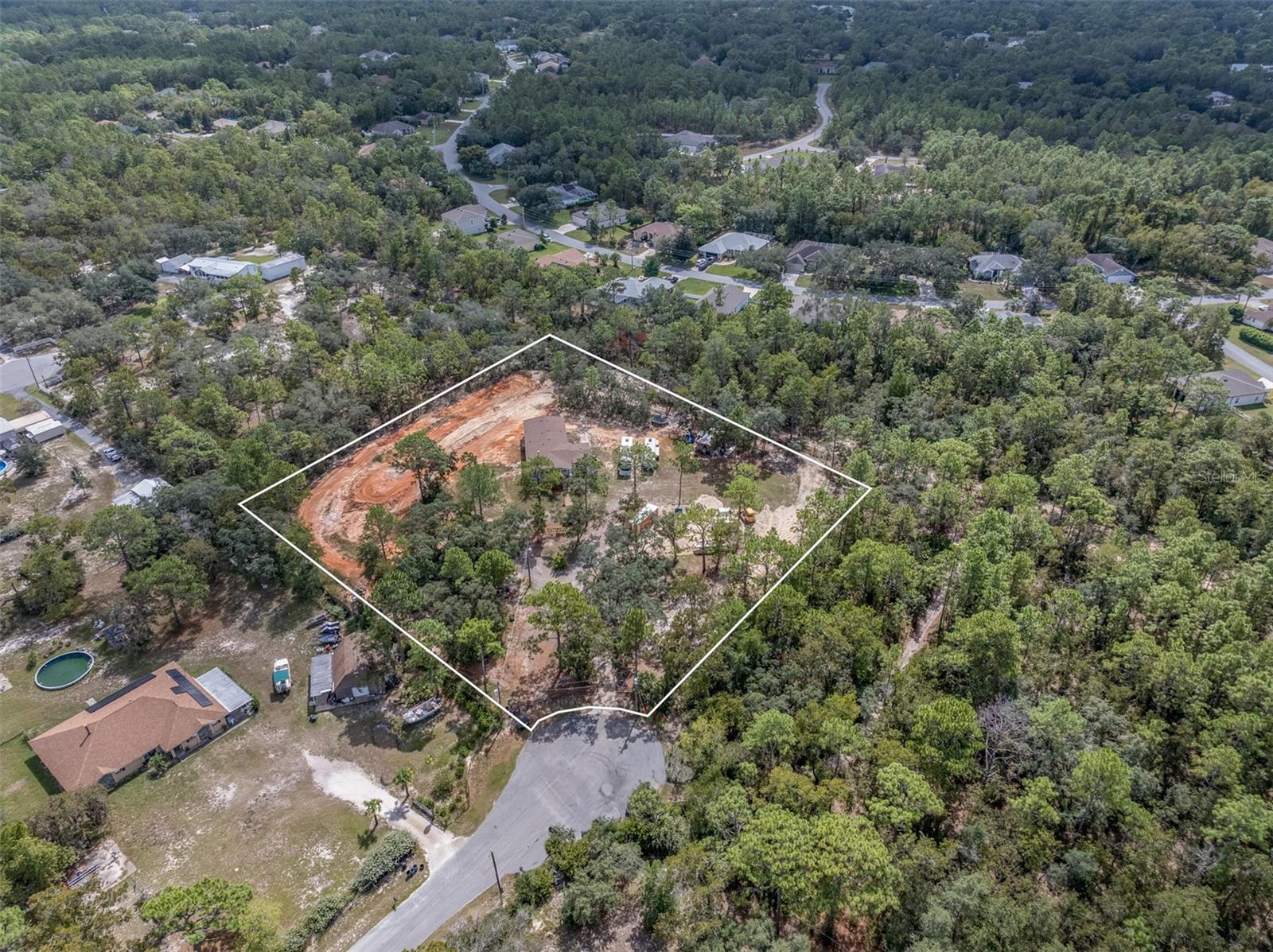Listing photo id 42 for 7453 Maxwell Point