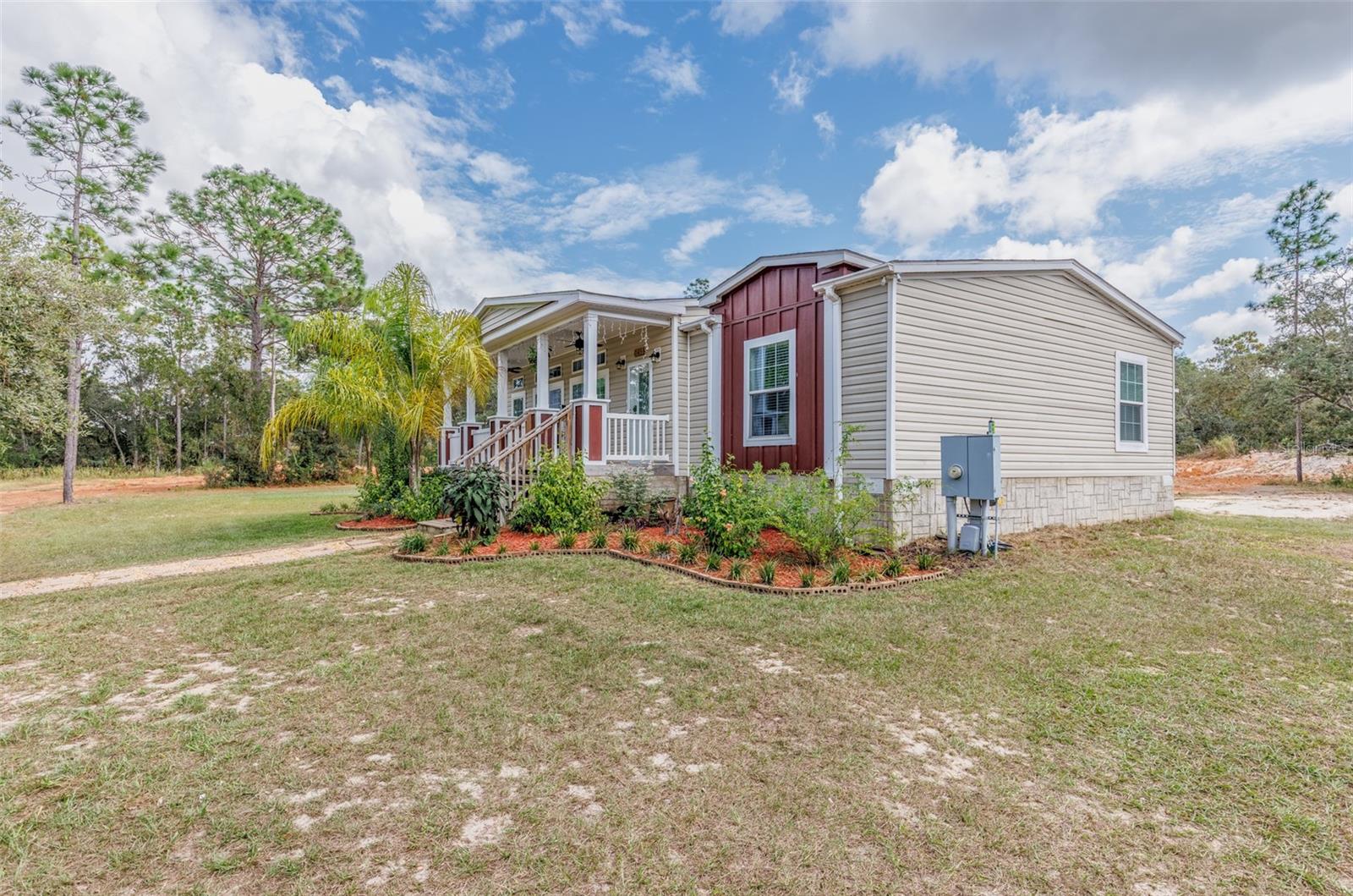 Listing photo id 4 for 7453 Maxwell Point