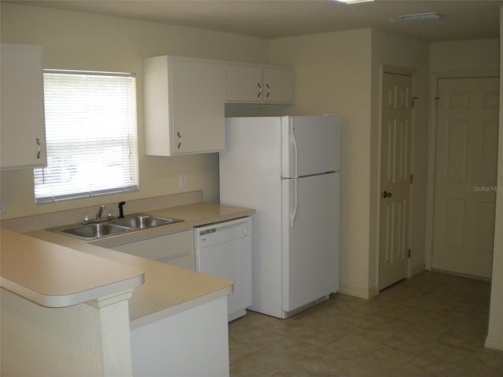 Image 2 of 5 For 6530 87 Pl Road