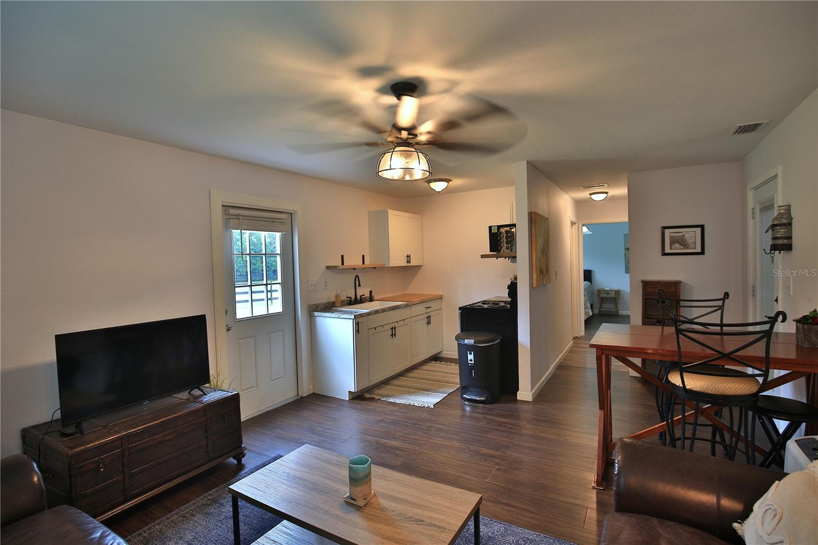 Image 13 of 48 For 21051 42nd Street