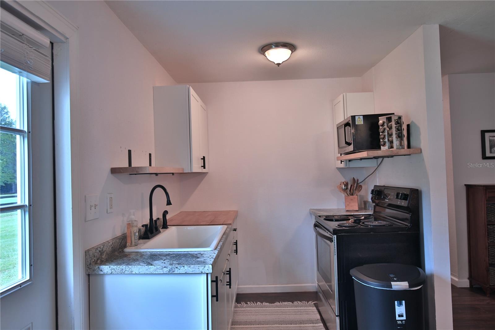 Image 15 of 48 For 21051 42nd Street