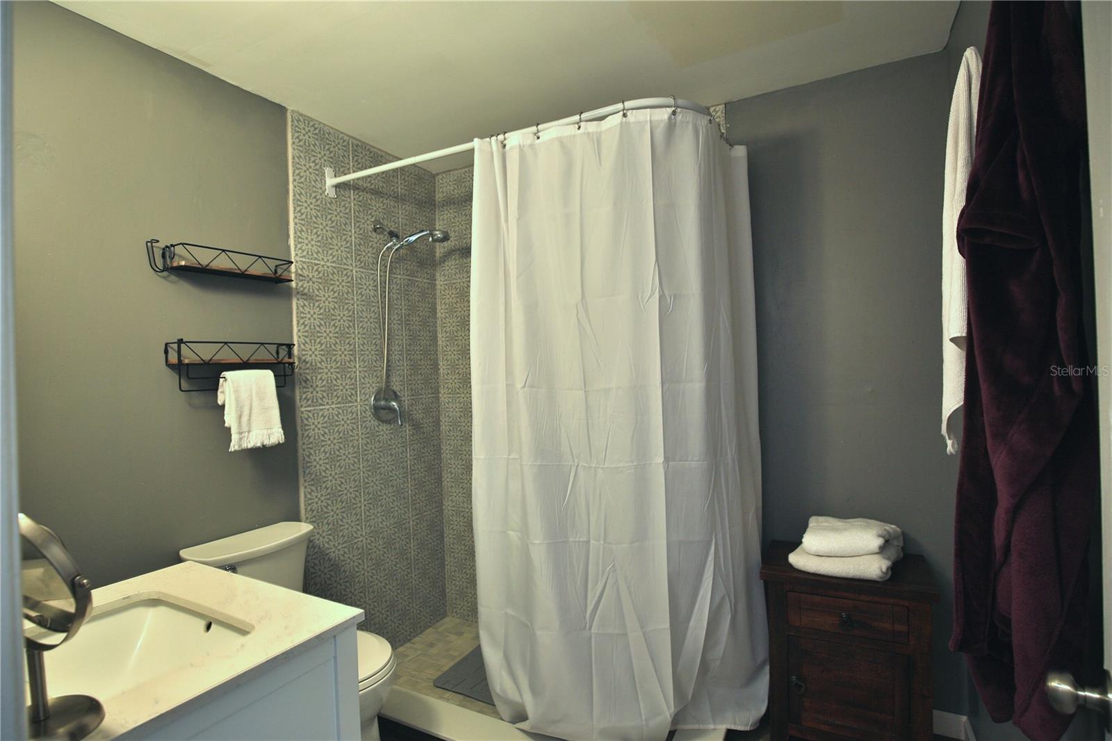 Image 19 of 48 For 21051 42nd Street