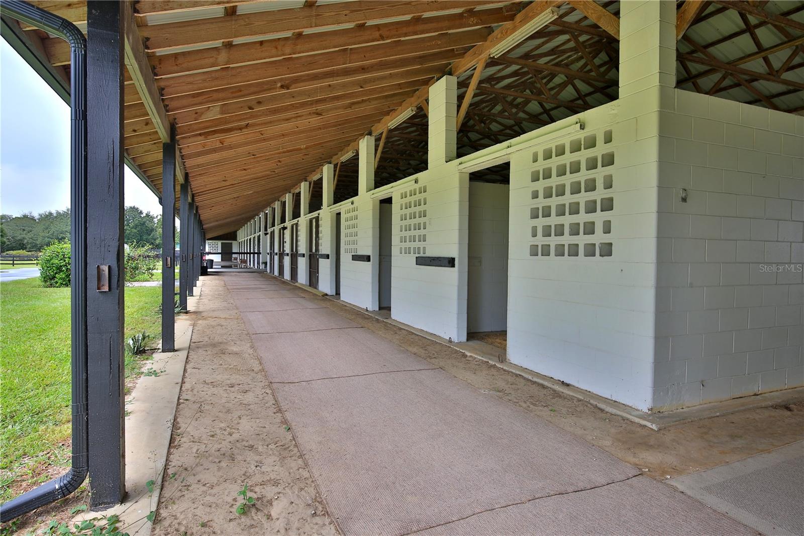 Image 5 of 48 For 21051 42nd Street