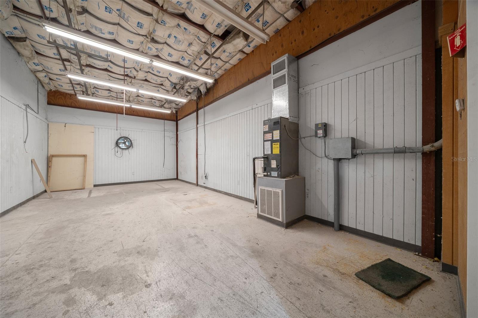 Image 14 of 39 For 1056 16th Street