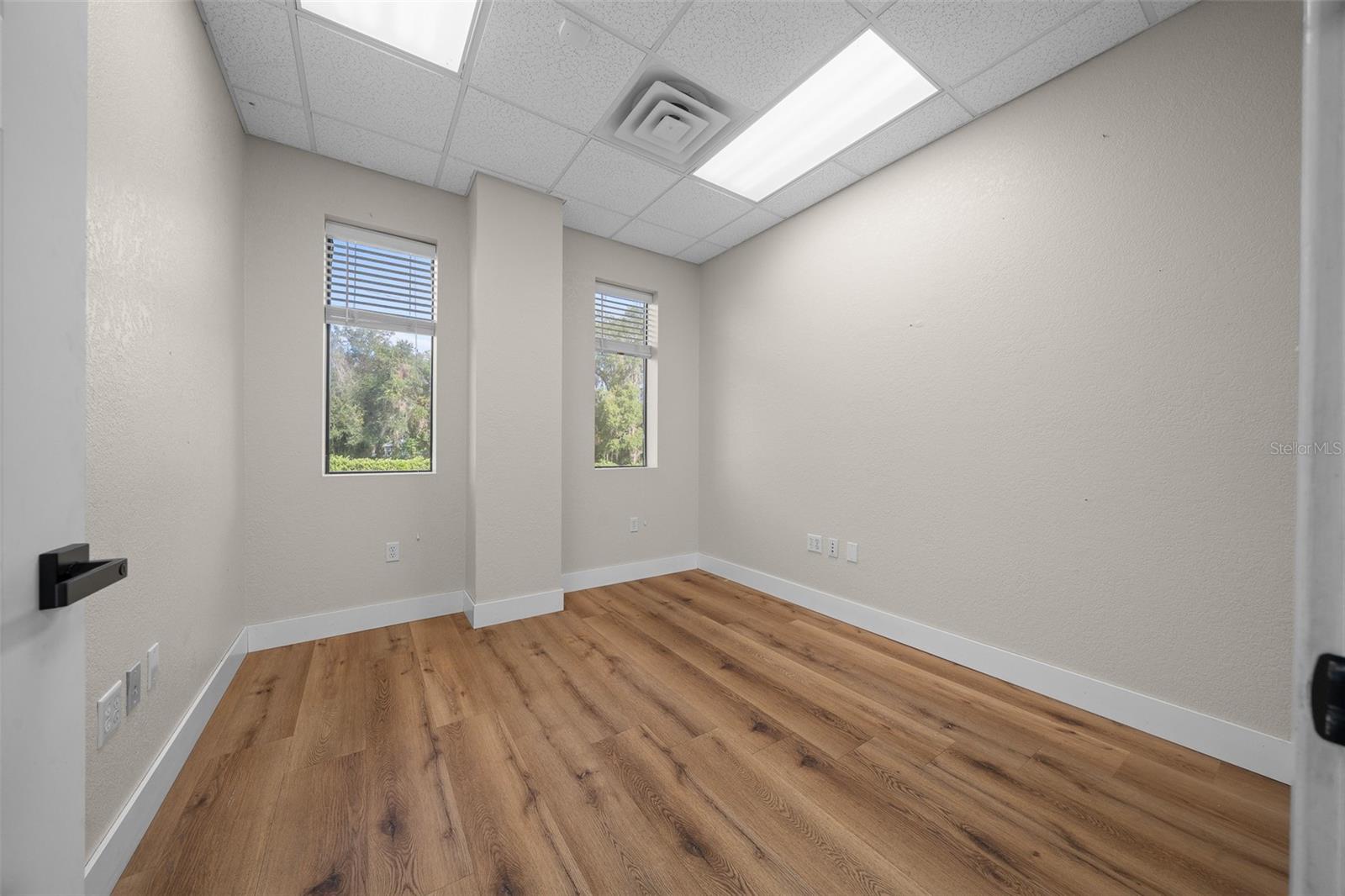 Image 19 of 39 For 1056 16th Street