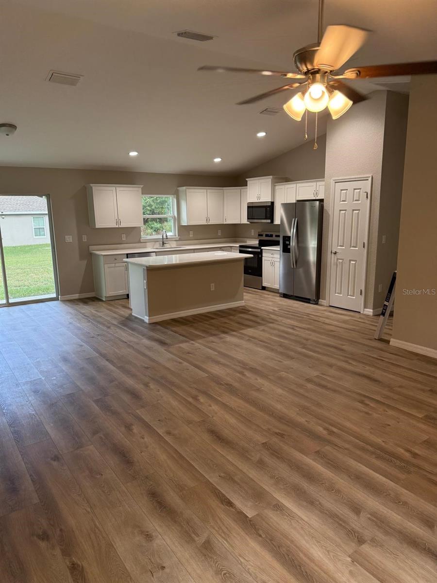 Image 7 of 13 For 14851 35th Ct Court