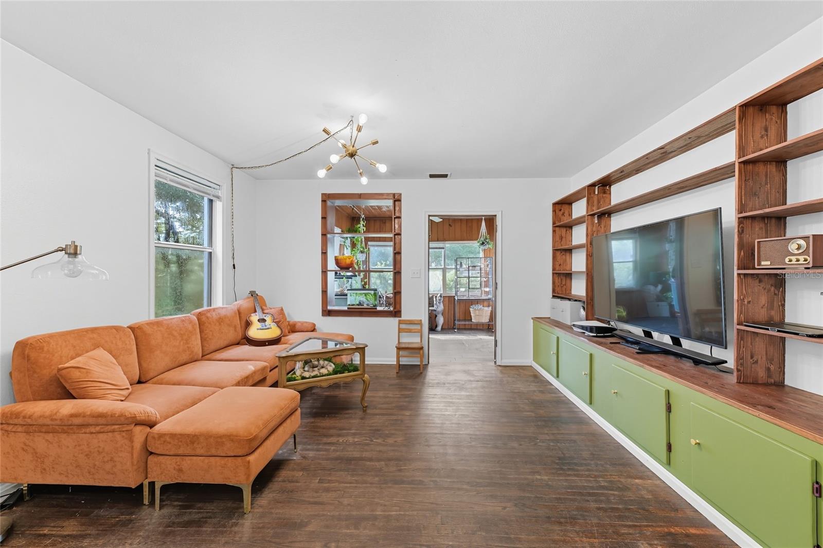 Image 4 of 18 For 3329 Dellwood Avenue