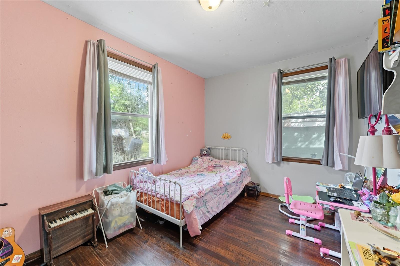 Image 9 of 18 For 3329 Dellwood Avenue