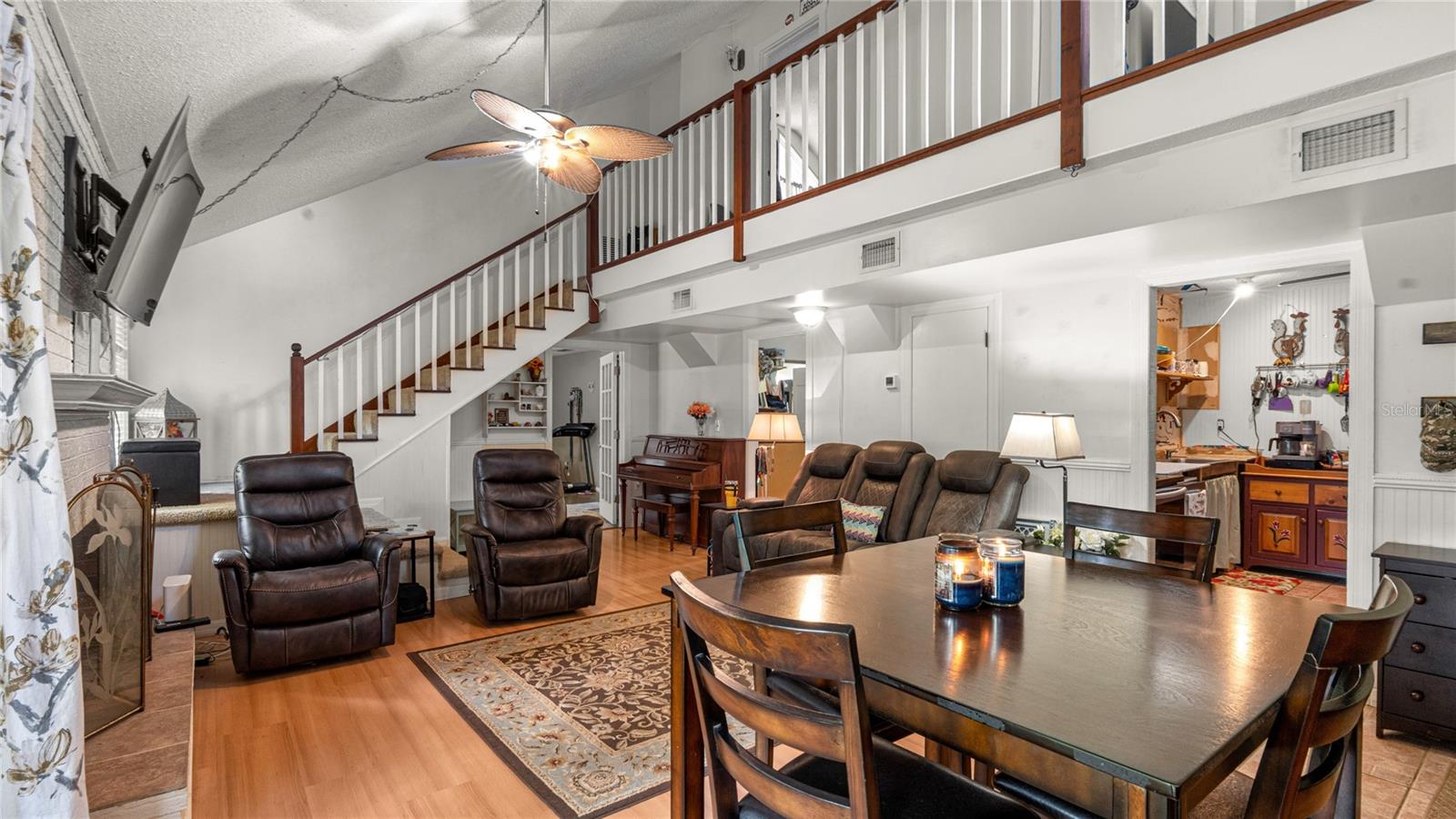 Image 9 of 33 For 19036 246th Street