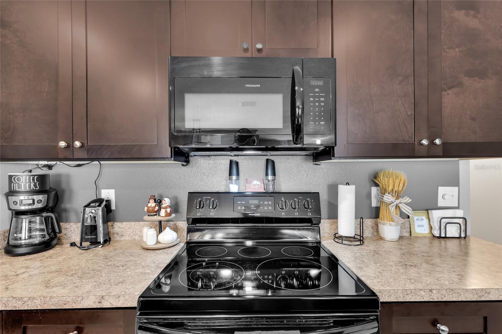 Listing photo id 8 for 3016 43rd Road