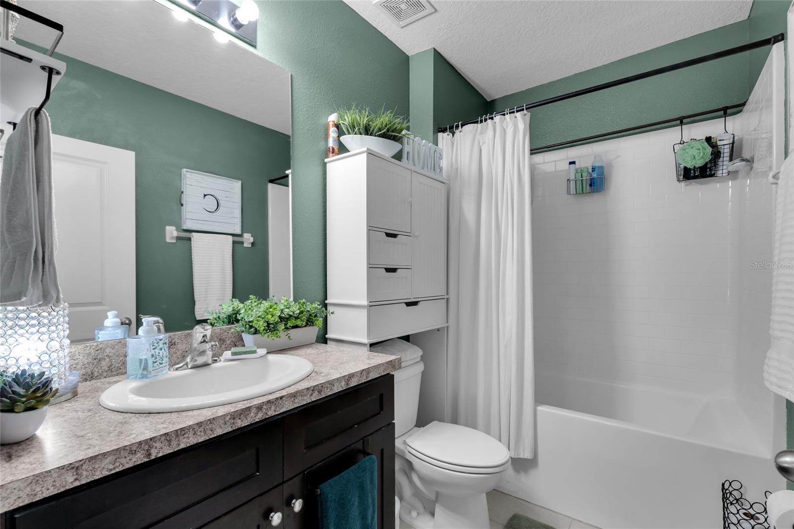 Listing photo id 14 for 3016 43rd Road