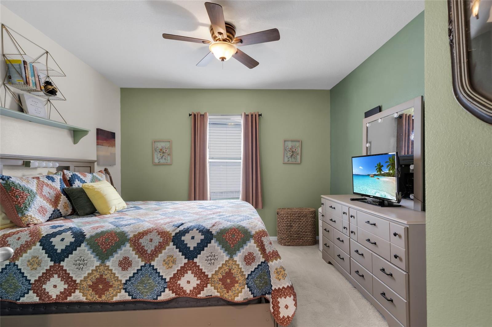 Listing photo id 17 for 3016 43rd Road