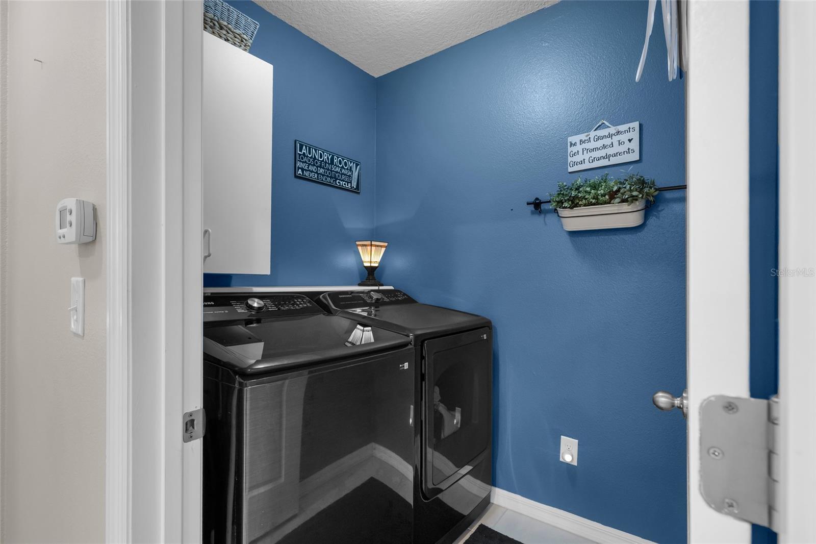 Listing photo id 18 for 3016 43rd Road