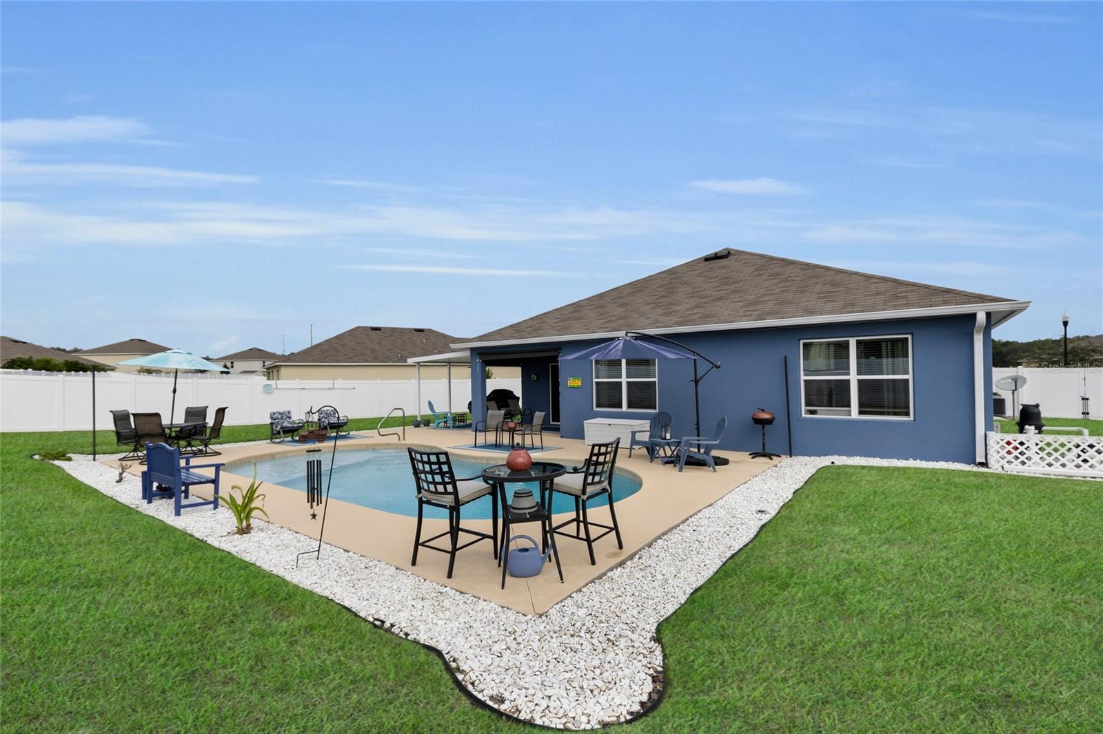 Listing photo id 28 for 3016 43rd Road