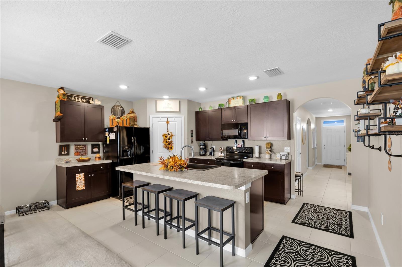 Listing photo id 5 for 3016 43rd Road